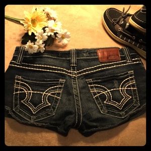 Buckle Big Star Short Shorts